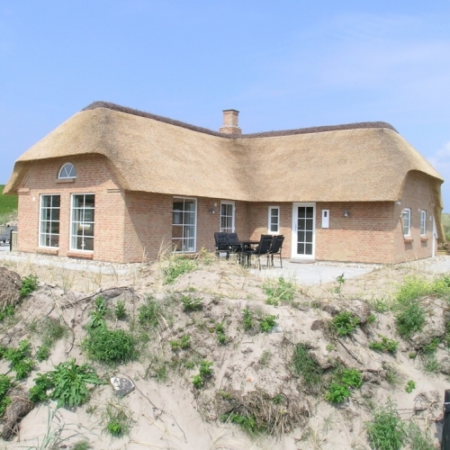 Hovedentreprise af sommerhus med stråtag