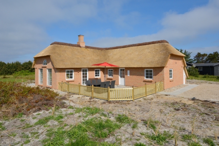 Hoveentreprise af sommerhus