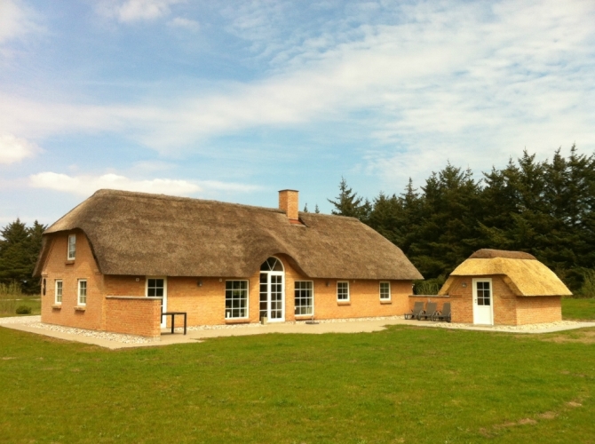 Hoveentreprise af sommerhus