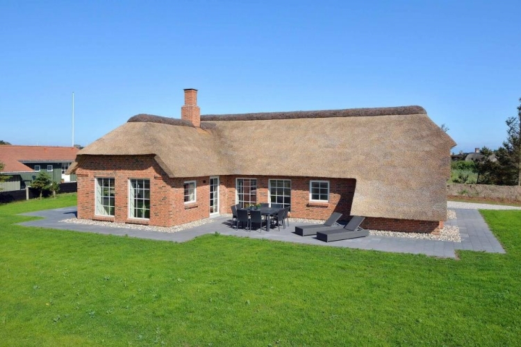 Hoveentreprise af sommerhus